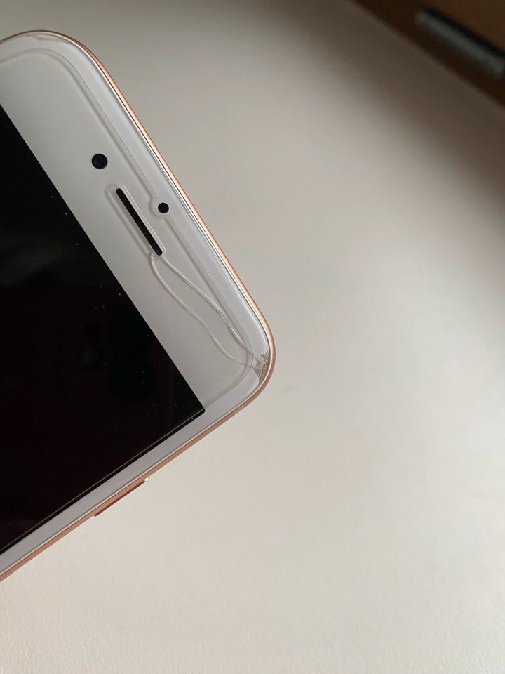 Apple iPhone 8 - 64 GB - Rose Gold weiß wie neu in Dresden