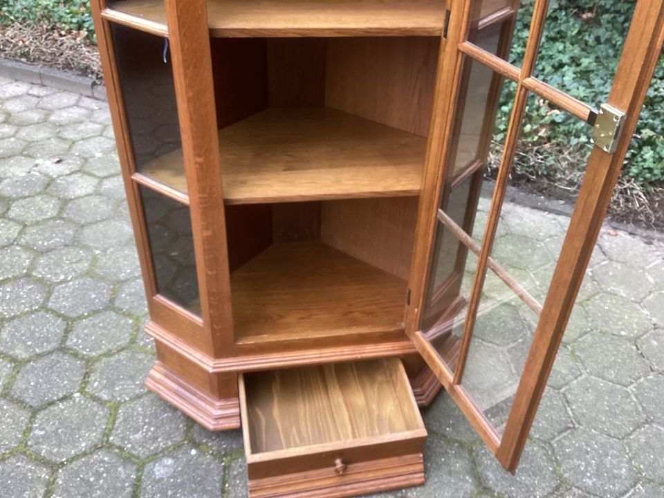 Eichen Eckvitrine Teilmassiv 50€ in Lastrup