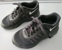 Wie neu! NIKE Air Max invigor Gr. 28,5 Kinder- Turnschuhe/Sneaker Baden-Württemberg - Neuffen Vorschau