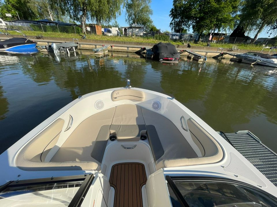 Bowrider Bayliner VR4 - Mieten auf Trailer und ab in den Urlaub in Boxberg