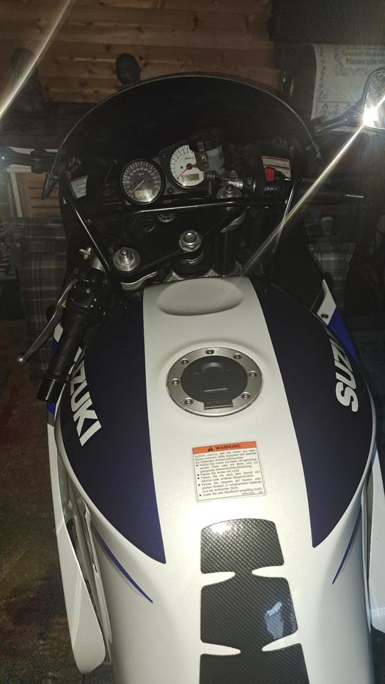 SUZUKI GSXR 600 - ORIGINALZUSTAND, sehr gepflegt, neue Bereifung in Freyburg (Unstrut)