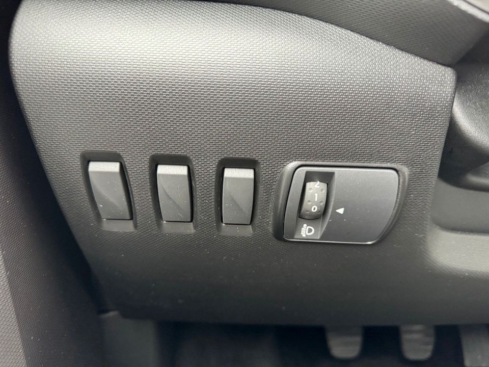 Renault Twingo 1.0 SCe Klima Tagfahrlicht PDC Bluetooth in Brehna
