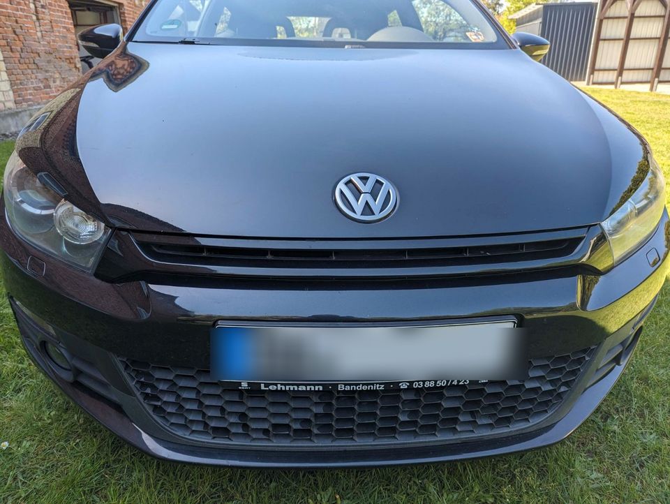 Volkswagen Scirocco 2.0 TSI DSG - solides Gerät in Plate