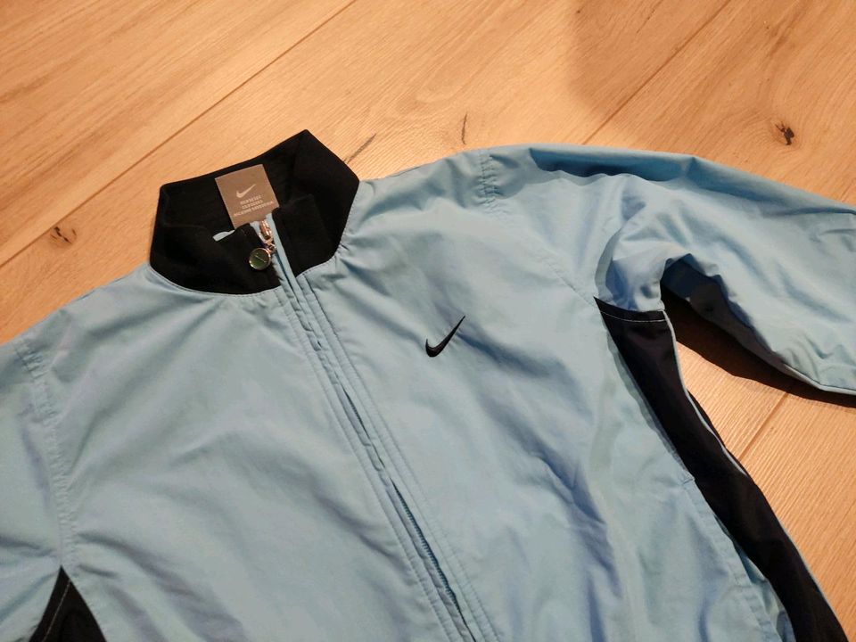 NIKE Jacke Kinder hellblau M 140 - 152 / wie NEU in Schelklingen