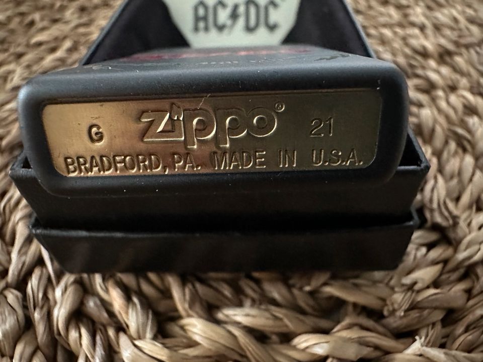 Orginal zippo AC/DC® Feuerzeug Feuerzeugbenzin in Duisburg