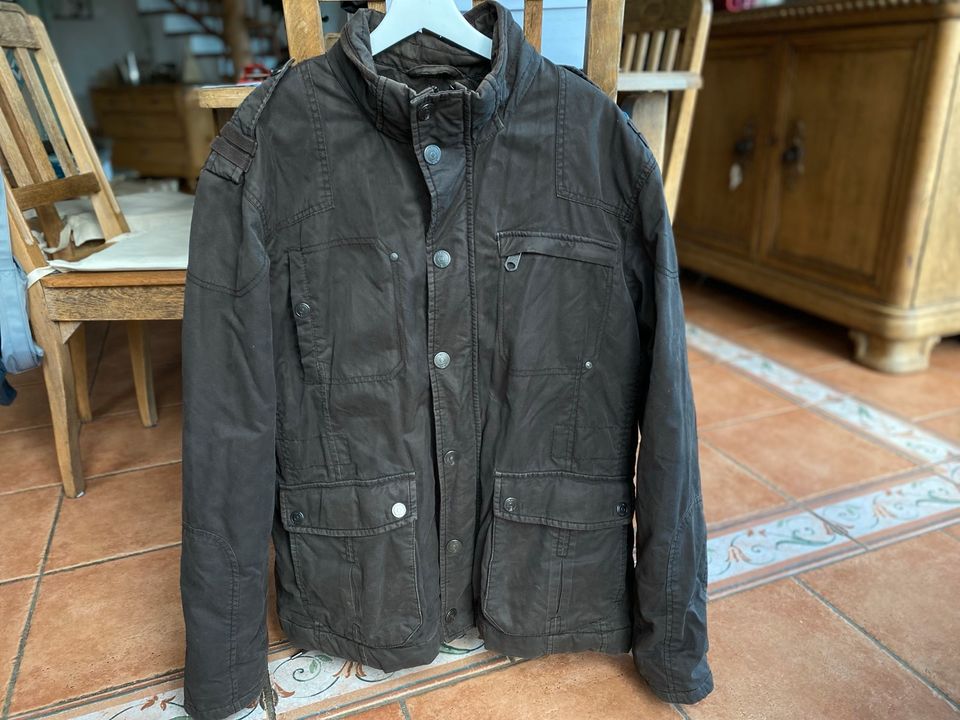 Esprit Herren Jacke Gr. XL(XXL) in Schöne Aussicht, Gem Masburg