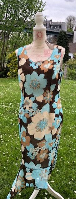 Clarina, super schönes Kleid, ganz leicht und angenehm in Wuppertal