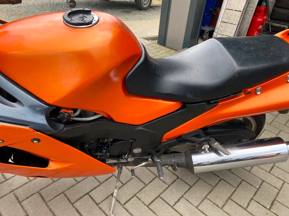 Kawasaki ZZR1100 ZXT10D Ninja Scheunenfund in Apensen