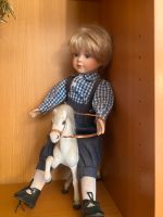 Porzellan Puppe Porzellanpuppe Figur kleiner Junge mit Pferd Schleswig-Holstein - Laboe Vorschau