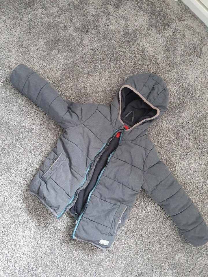 Winterjacke S. Oliver Kinder 110 in Bruchhausen-Vilsen