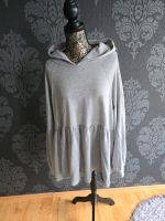 Pulli / Sweater mit Kaputze / Hoodie Schößchen grau Asos Gr. 48 Thüringen - Meiningen Vorschau