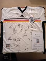 DFB Trikot,Gr:L,98 komplett Kadersigniert m Echtheitszertifikat. München - Laim Vorschau