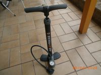 Standluftpumpe mit 2fach Kopf f.Auto u.Fahrrad mit Manometer Rheinland-Pfalz - Ranschbach Vorschau