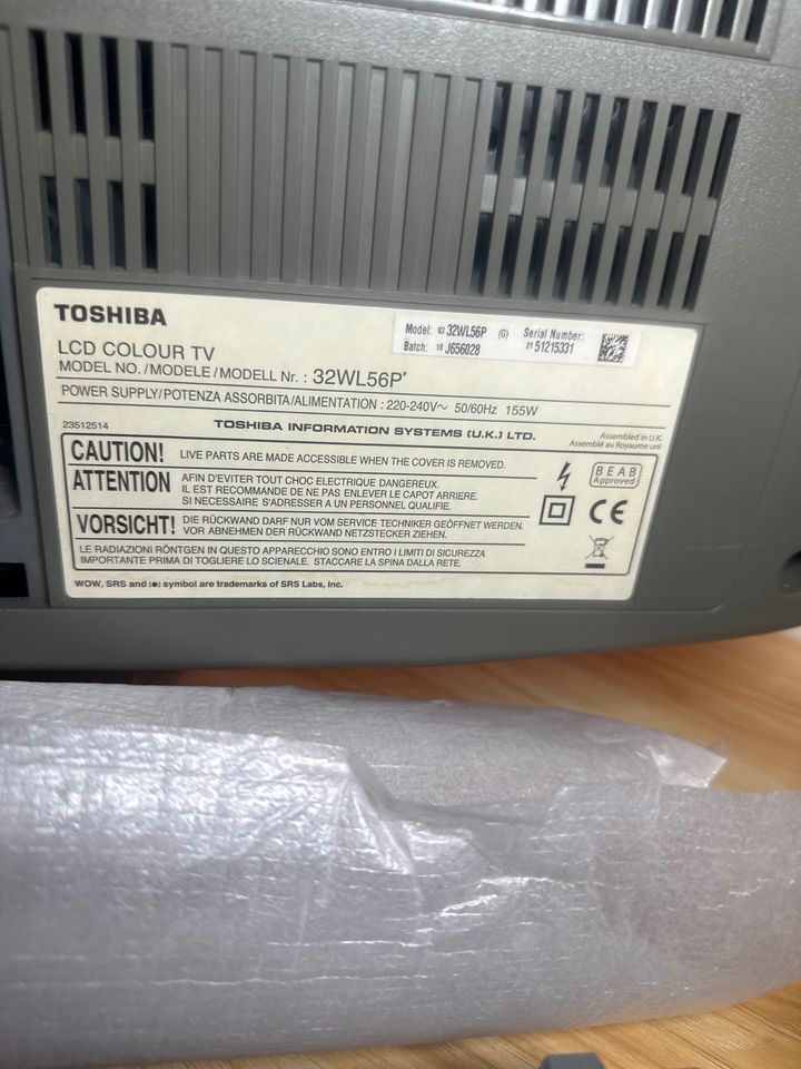 Toshiba 32 Zoll weiß Ferseher Tv in Nürnberg (Mittelfr)