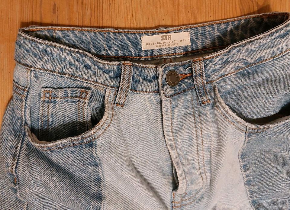 STR Stradivarius Jeans Gr. 34 - wie neu! in Lübeck