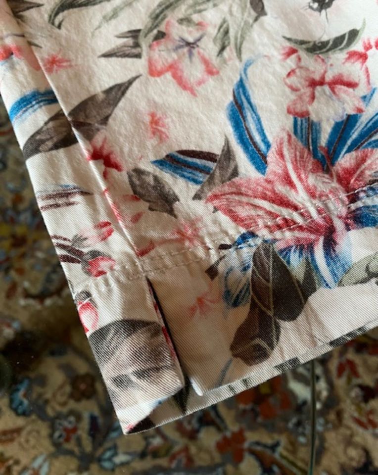 Stoffhose Capri Hose  foral Print  ecru blau coral grün  40 NEU in Amberg