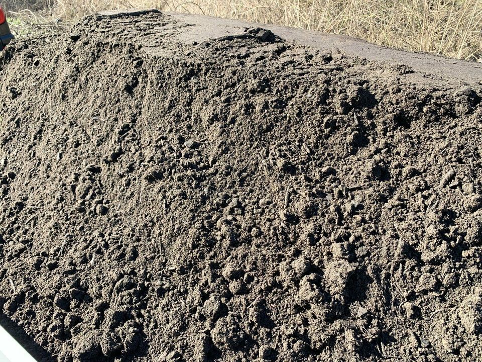 Kies Kompost Splitt Rindenmulch Beton Mutterboden mit Transport in Berlin