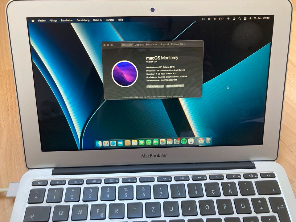 MacBook Air 11 Zoll (Early 2015) - 128 GB SSD - macOS Monterey in Leipzig