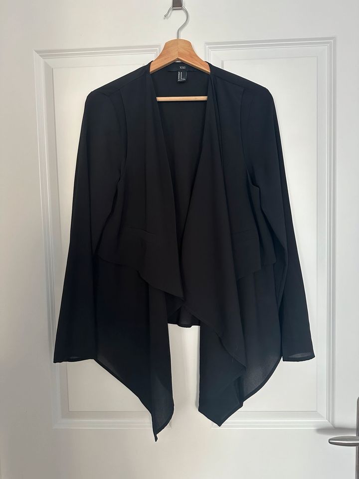 Forever 21 Blazer schwarz neu Gr. M Volant in Schwelm