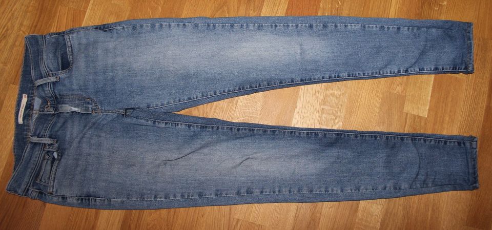 Levi‘s Jeans Hose 710 Super Skinny W26 L32  Strech Mittelbau Levi in Dortmund