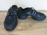 Tanzsneakers Tanzen geteilte Chromledersohle Sansha Gr. 35/36 Niedersachsen - Garbsen Vorschau