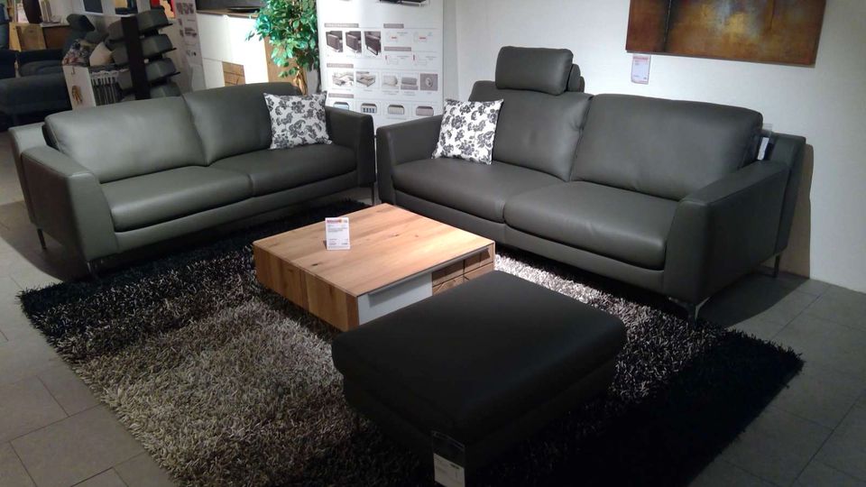 Casada Couch / Sofa in Lederbezug inkl. motorischer Relaxfunktion in Mayen