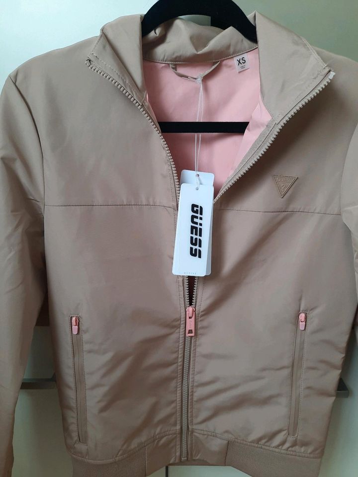 Damen Guess Jacke in Rodgau