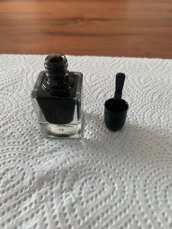 Guerlain Nagellack Black Perfecto Schminke Make Up in Bonn