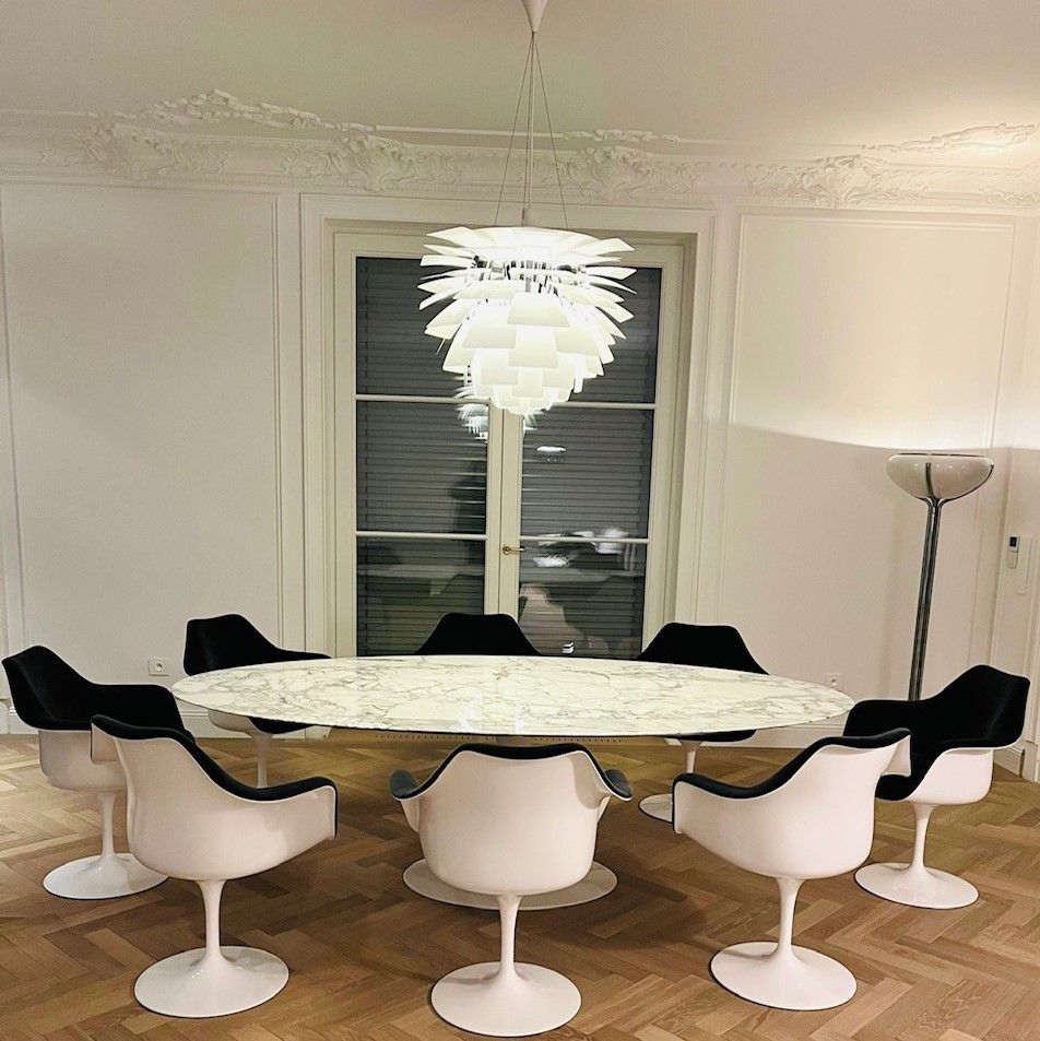 Knoll International Saarinen Esstisch oval Marmor Arabescato, NEU in Berlin