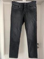 Verkaufe Herrenhose MAC Jeans Gr. 33/32 dunkelblau-grau Bayern - Schwandorf Vorschau