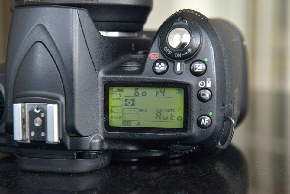 Nikon D90 Nikkor SWM 18-105 VR Supertele 500 Zeiss Winkelsucher in Schwäbisch Gmünd