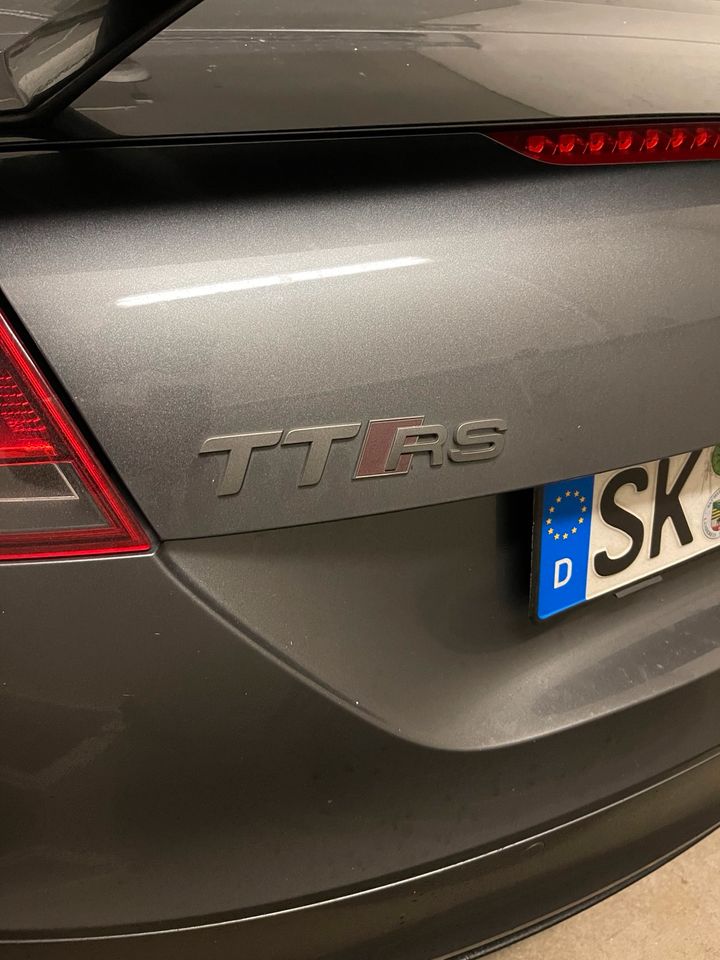 TTRS 8j 2011 Sport AGA Grau Scheckheft 280kmh offen in Naumburg (Saale)