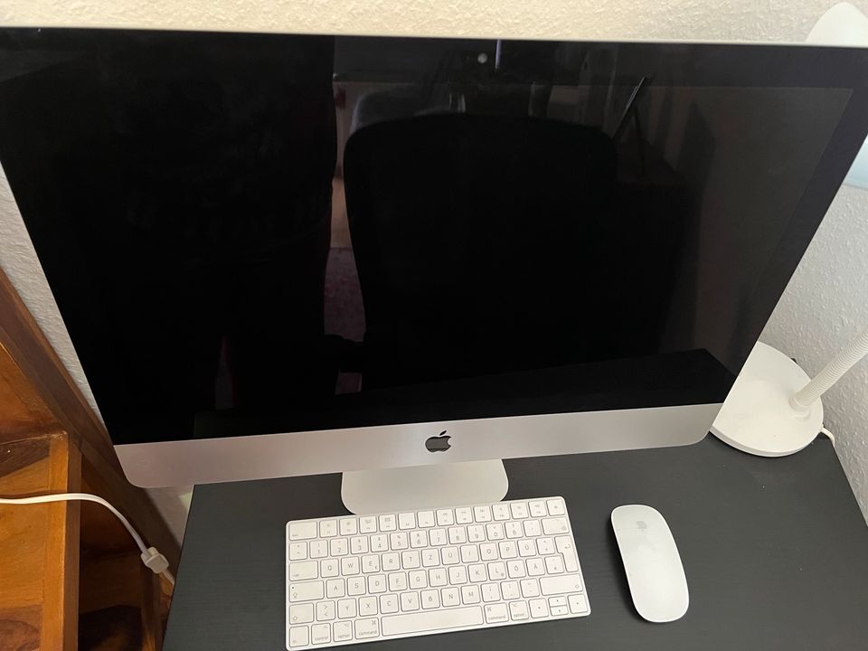 Apple I Mac 21.5 Zoll mit Tastatur & Maus TOP Zustand in Husum
