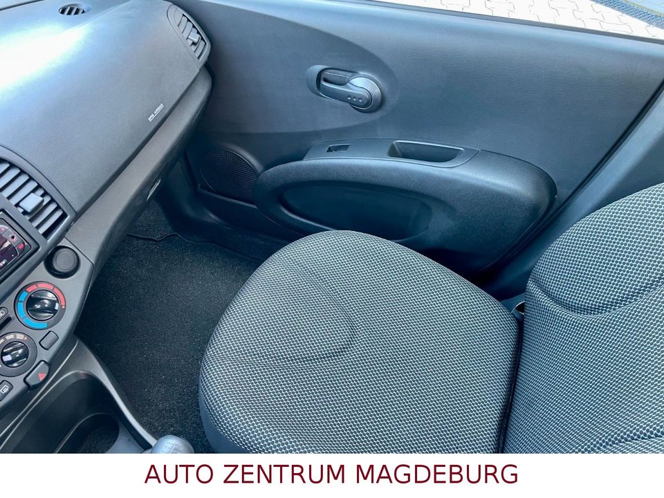 Nissan Micra Visia 1,2 RCD 4/5 trg. 8 fach bereift 1.H in Magdeburg