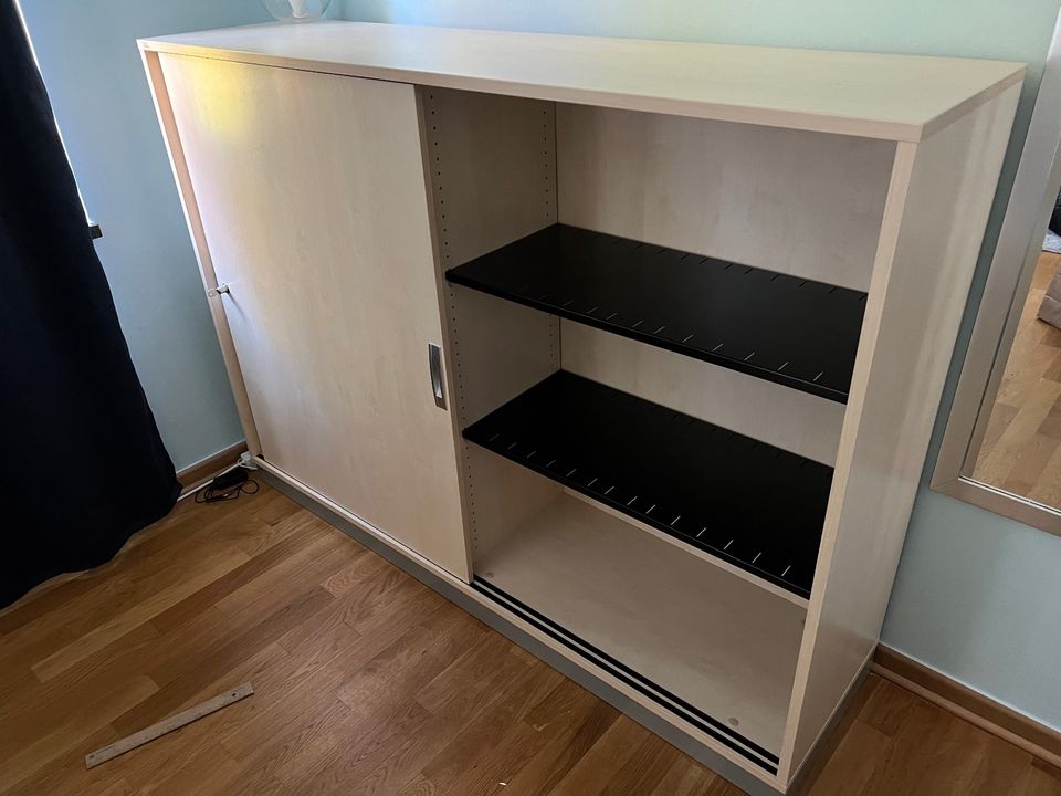 Aktenschrank / Büroschrank / Sideboard mit Schiebetüren in Berlin