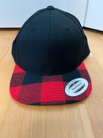 Yupoong Snapback Cap | Mütze | Schwarz-rot kariert | Neuwertig Bayern - Erlangen Vorschau