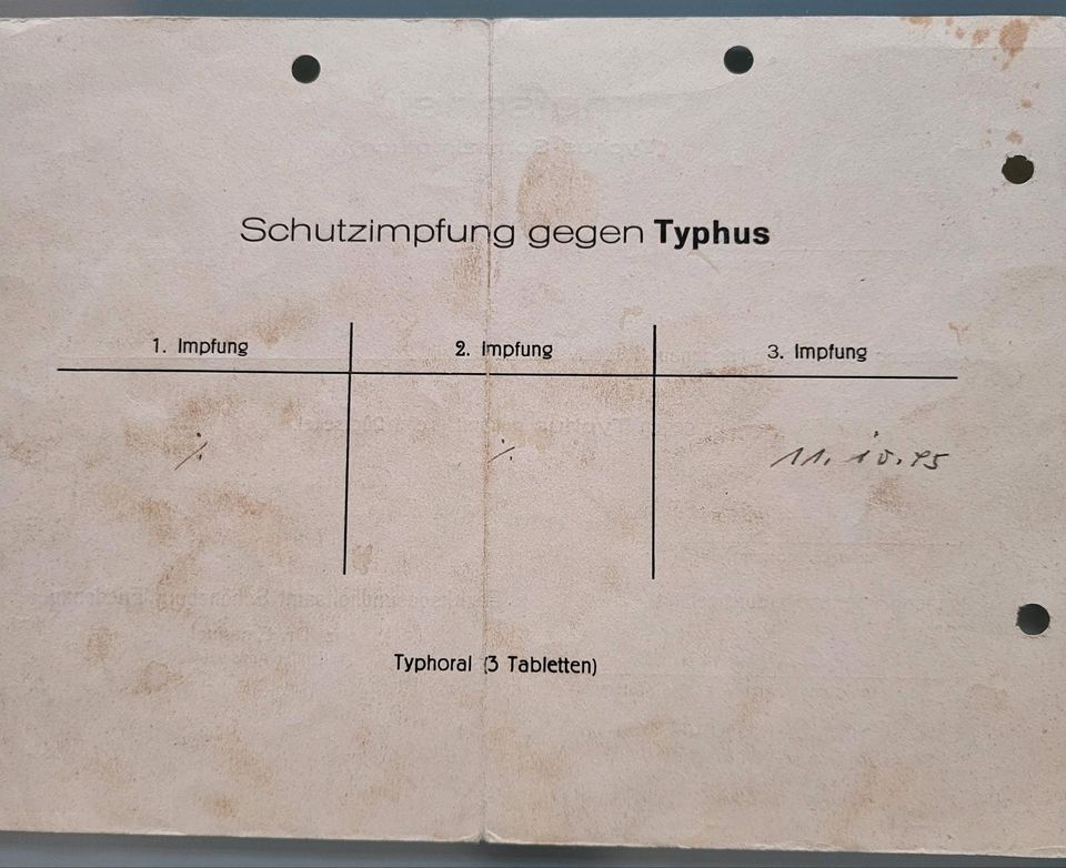 Impfschein Typhus-Schutzimpfung 1945 in Berlin