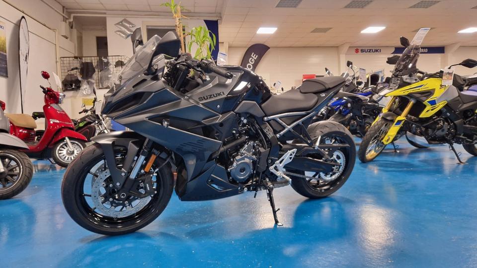 Suzuki GSX-8R ABS 2025 Euro 5+, Neufahrzeug, Sofort Verfügbar in Hannover