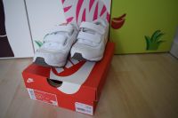 Nike Sportschuhe Klett Gr 30 weiß-hellrosa Sachsen - Wurzen Vorschau