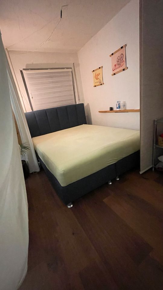 Boxspringbett und Matratze IKEA Valevag in Berlin