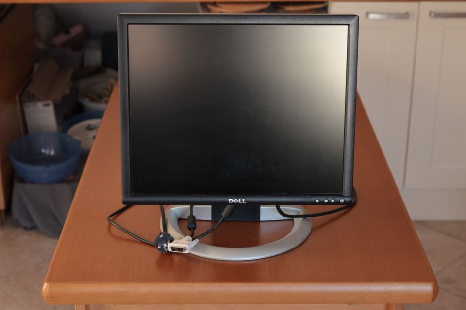 Dell Monitor 19 Zoll schwenkbar mit USB in Jena