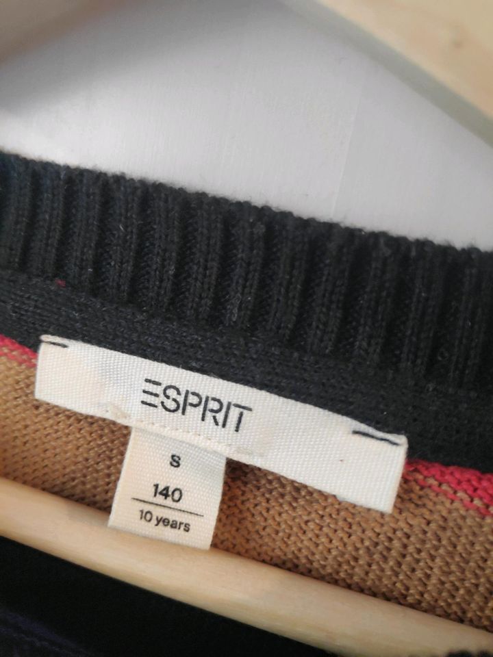 Esprit Pulli gestreift Gr. 140 ⭐TOP⭐ in Fürth