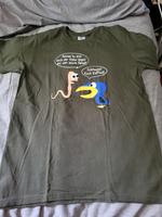 Lustiges Motiv-Shirt T-Shirt khaki grün  M NEU Der frühe Vogel Sachsen - Aue Vorschau