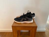 Puma Varion, Turnschuhe/Hallenschuhe, Größe 37, schwarz Hessen - Oberursel (Taunus) Vorschau