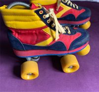 Vintage Rollerskates Größe 34-36 rot blau gelb, guter Zustand München - Moosach Vorschau