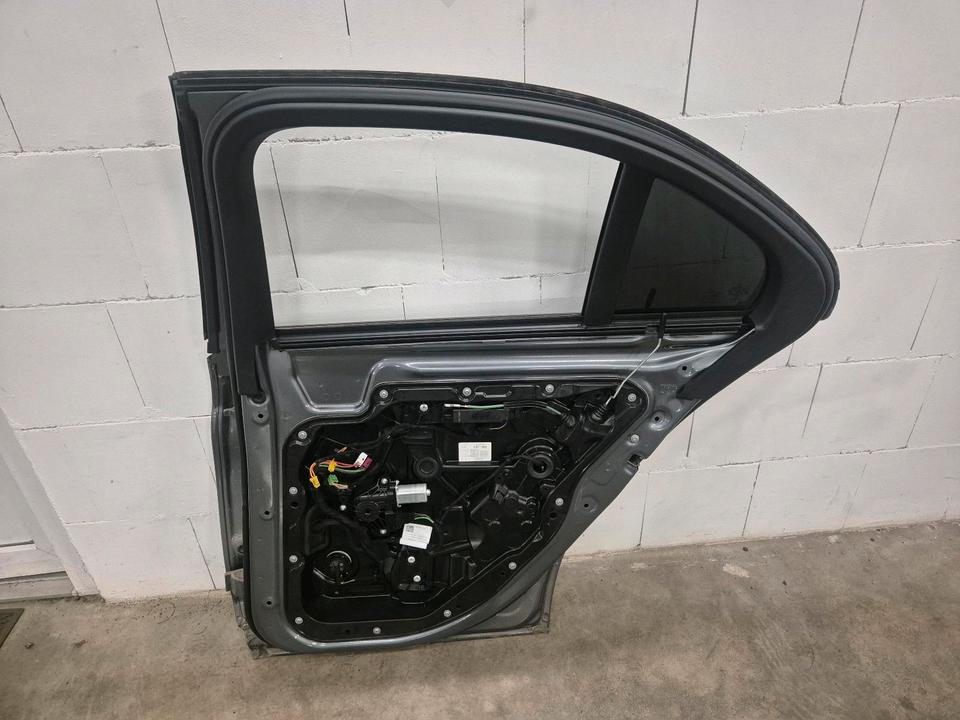 Mercedes W205 Türe hinten rechs SELENITGRAU - METALLICLACK (992U in Bayerbach b Ergoldsbach