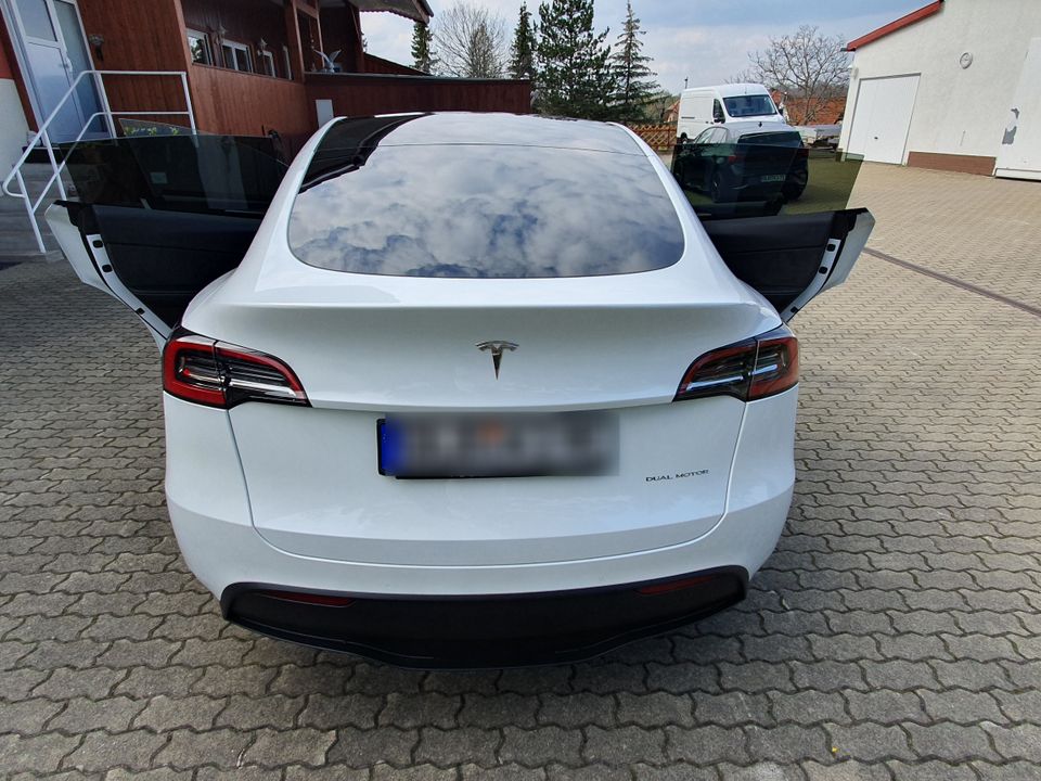 Tesla Model Y Long Range 20" 514PS 82KWh Ultraschallsensoren in Bad Suderode