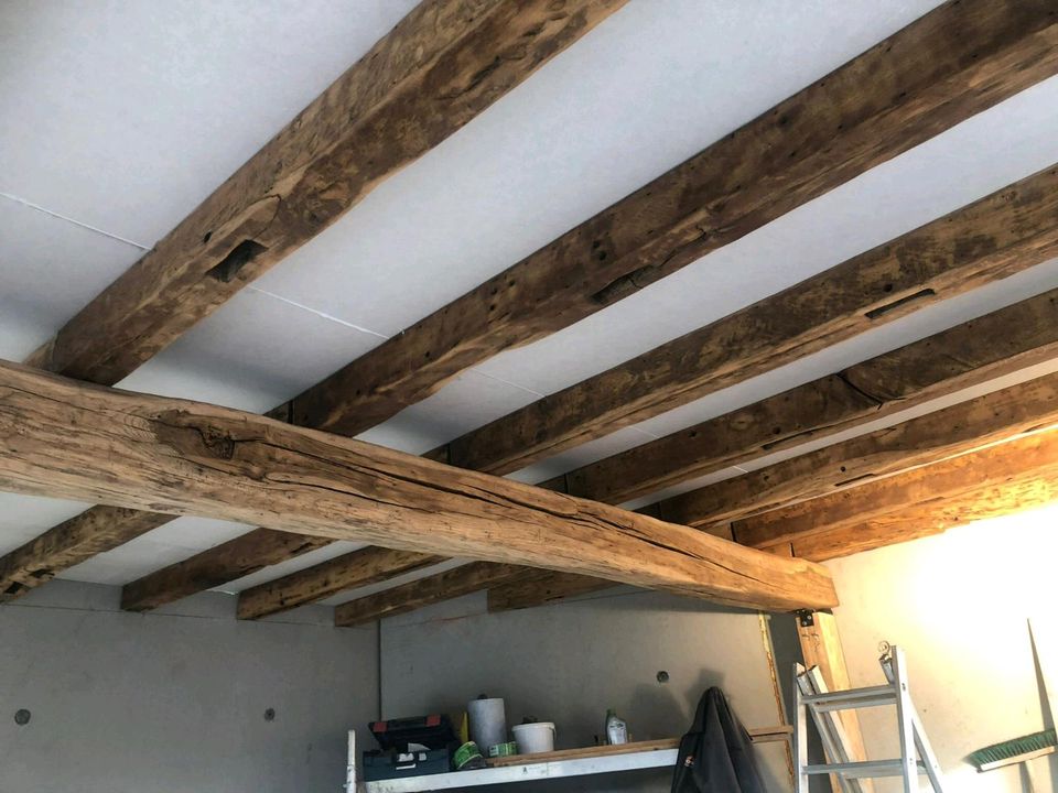 Alte Balken Altholz Eichebalken Eichenbalken Pergola Weinregal Tisch Fachwerkbalken sideboard bett Nachttisch eiche Zimmermann Schreiner Deko antik Balken haustür raumtrenner  bastler handweker in Düngenheim