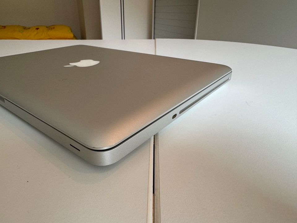 Apple MacBook Pro 13" A1278 - DEFEKT - 2,7 GHz I7 - 8GB RAM in Bühl