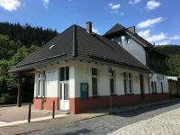 Bahnhof Wohnhaus Kapitalanlage Alleinlage Renditeobjekt Katzhütte Thüringen - Katzhütte Vorschau